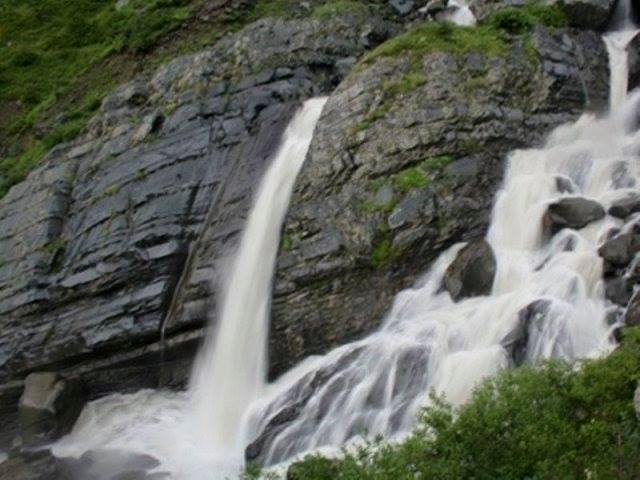 dhancho-waterfall-on-the-way-to-manimahesh.jpg